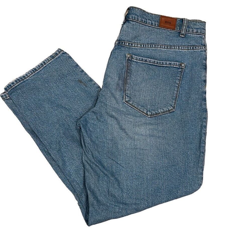 Urban Outfitters BDG The Mom Jean Straight Leg High Rise Blue Denim Jeans 32W